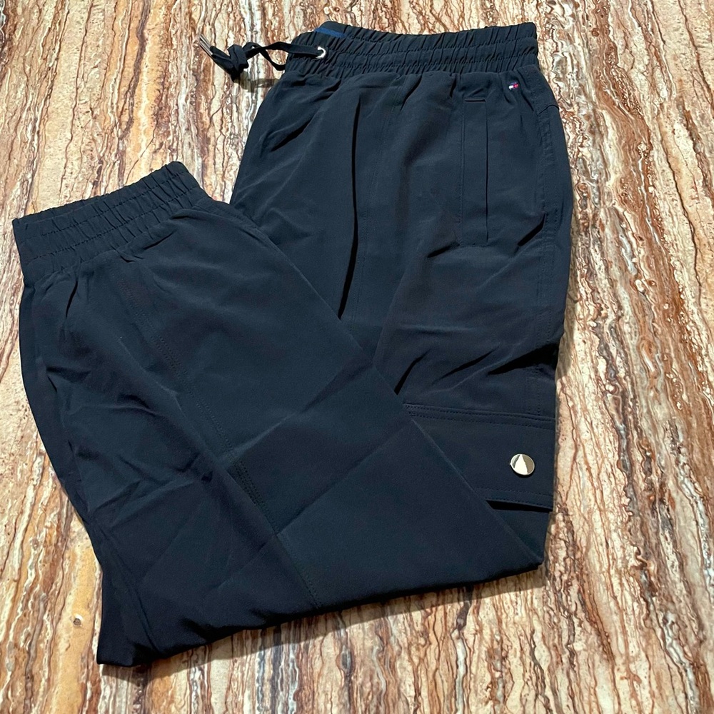 Tommy Hilfiger - Picture 13 of 14